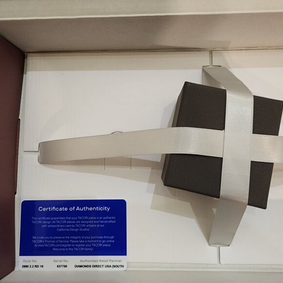 Tacori Dantela Round Solitaire Engagement Ring with Round Diamond Size 5.5 - Picture 9 of 14